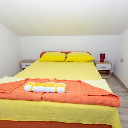 Apartmani Filip Pag Town Kültér fotó
