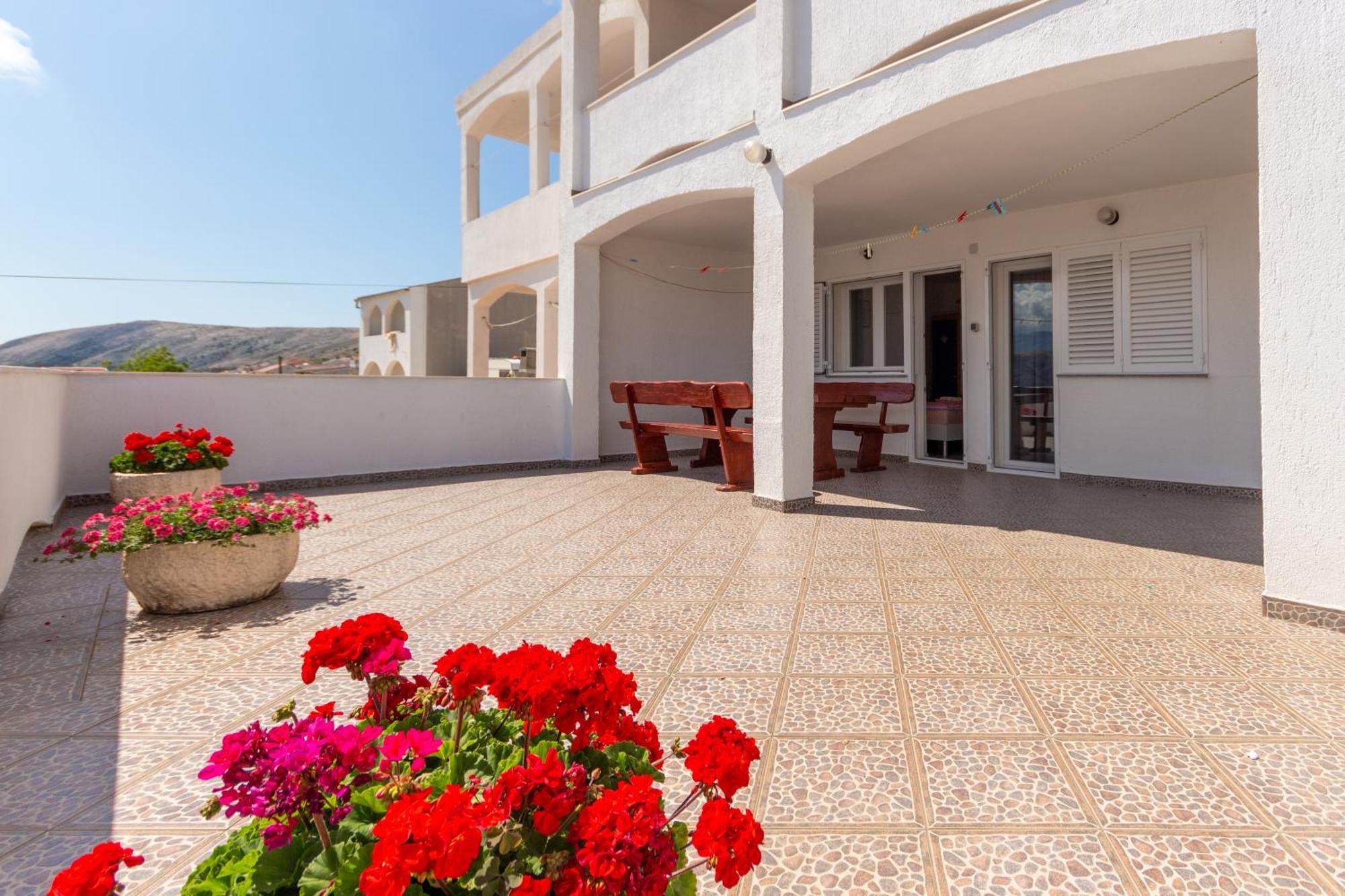 Apartmani Filip Pag Town Kültér fotó